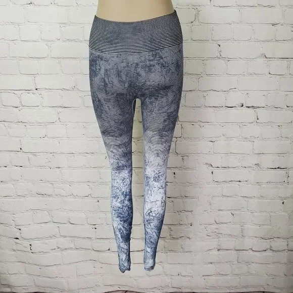 𝅺lululemon Ebb to Train Tight Wash White Black Luna 4 - Picture 2 of 9